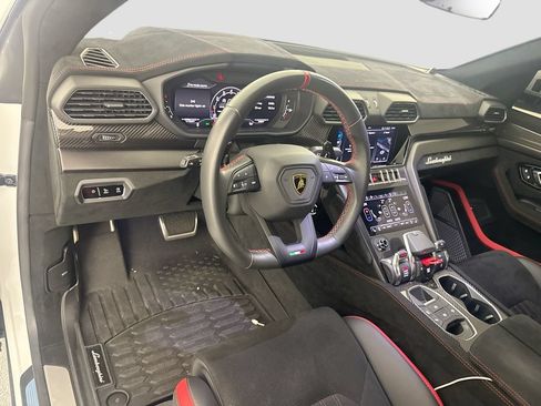 Used 2024 Lamborghini Urus Performante AWD/4WD image 9