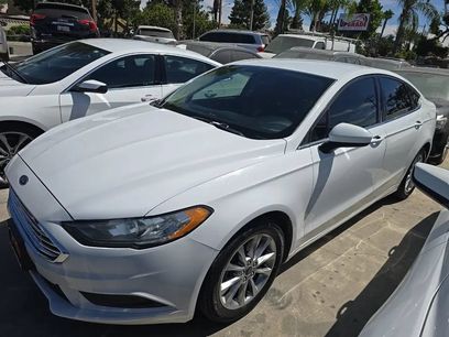 Used 2017 Ford Fusion SE w/ Fusion SE Technology Package
