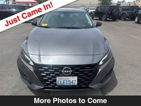 Used 2024 Nissan Altima 2.5 SR FWD image 9