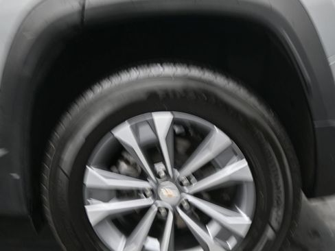 Used 2025 Chevrolet Equinox LT FWD image 15