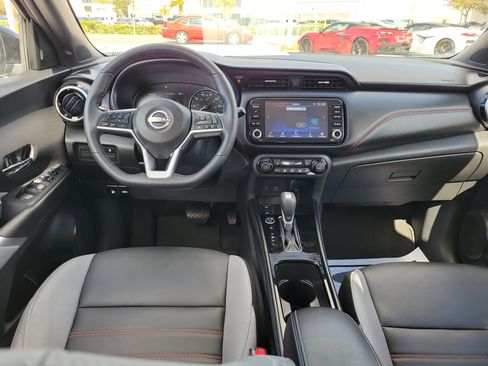 Used 2023 Nissan Kicks SR w/ SR Premium Package image 13