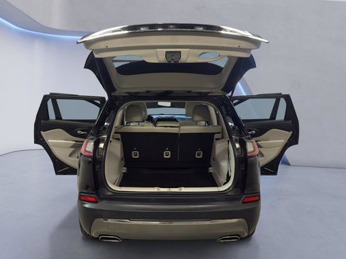 Used 2019 Jeep Cherokee Limited AWD/4WD image 11