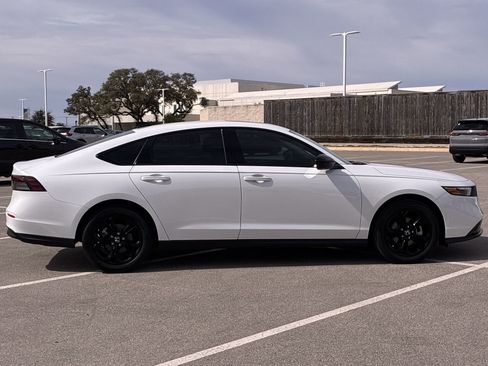 Certified 2025 Honda Accord SE image 7