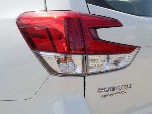 Used 2022 Subaru Forester AWD/4WD image 17