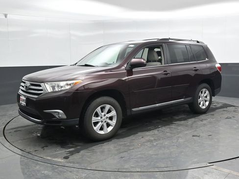 Used 2011 Toyota Highlander w/ Tech Pkg image 7