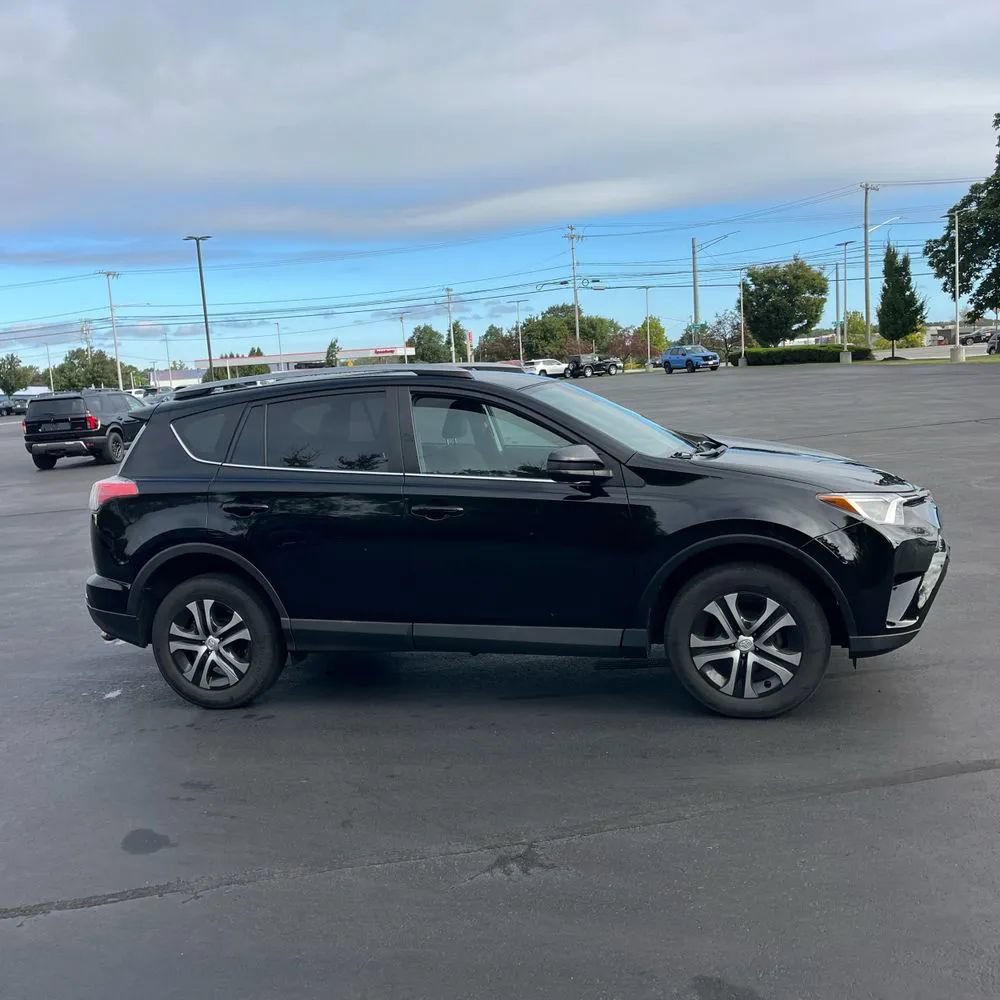 Used 2018 Toyota RAV4 LE w/ All Weather Liner Package AWD/4WD image 4
