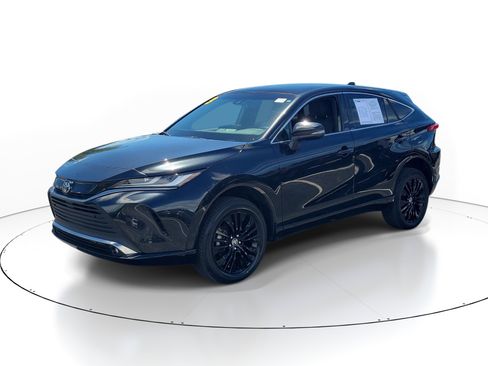 Used 2023 Toyota Venza Nightshade AWD/4WD image 3