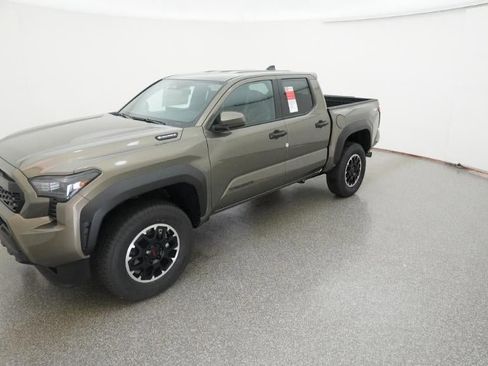 New 2025 Toyota Tacoma TRD Off-Road AWD/4WD image 1