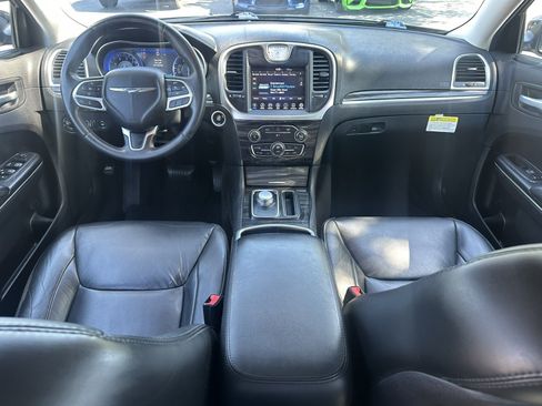 Used 2017 Chrysler 300 Limited RWD image 16