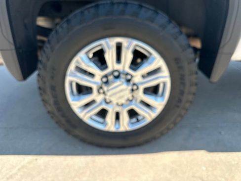 Certified 2023 GMC Sierra 2500 Denali w/ Denali Ultimate Package AWD/4WD image 39