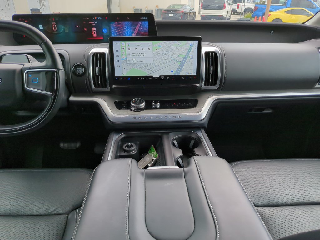 Certified 2025 Ford Expedition Platinum AWD/4WD image 19
