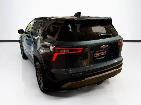 New 2026 Chevrolet Equinox LT w/ Convenience Package II FWD image 8