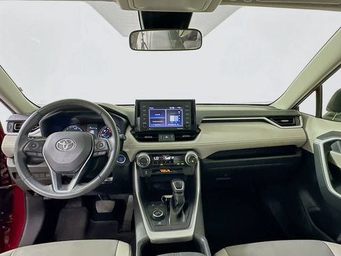 Used 2022 Toyota RAV4 XLE Premium AWD/4WD image 3
