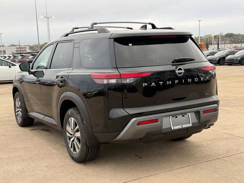 New 2026 Nissan Pathfinder SL FWD image 7