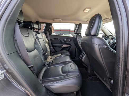 Used 2017 Jeep Cherokee Limited image 15