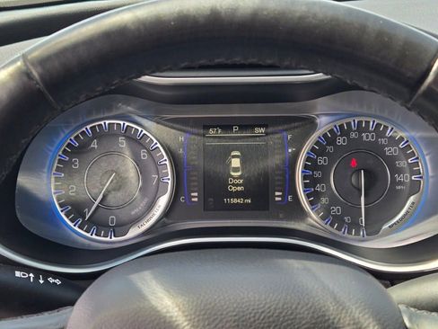 Used 2015 Chrysler 200 Limited w/ Convenience Group FWD image 29