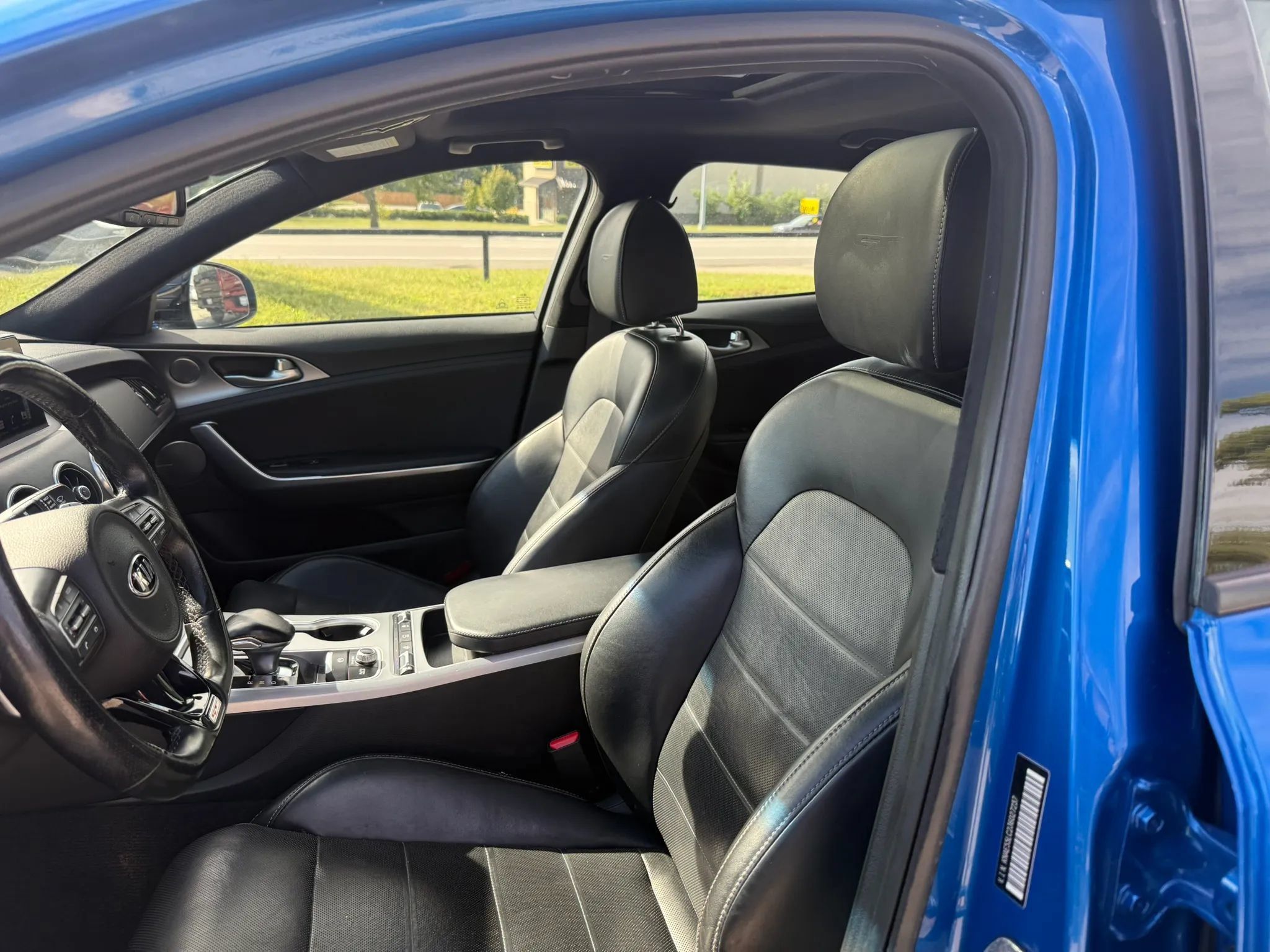 Used 2018 Kia Stinger GT2 AWD/4WD image 16