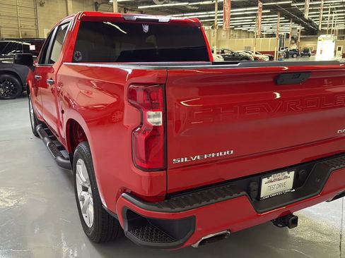 Used 2020 Chevrolet Silverado 1500 Custom w/ Custom Value Package image 6