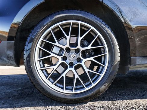 Used 2018 Porsche Macan image 9