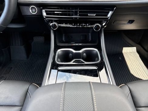 Used 2026 Chevrolet Traverse High Country w/ LPO, Floor Liner Package FWD image 15