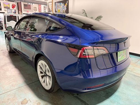 Used 2021 Tesla Model 3 Long Range image 4