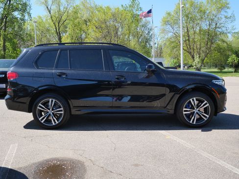 Used 2022 BMW X7 xDrive40i w/ M Sport Package AWD/4WD image 6