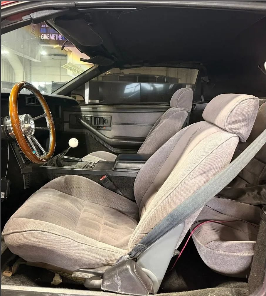 Used 1991 Chevrolet Camaro Z28 RWD image 19