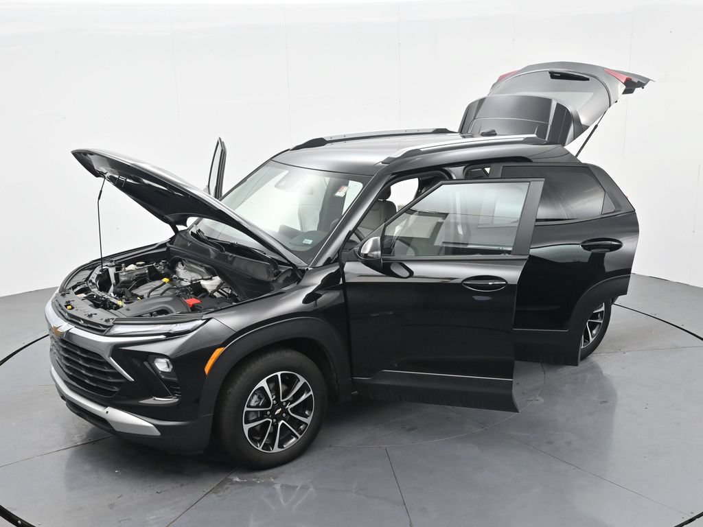 Used 2025 Chevrolet TrailBlazer LT FWD image 48