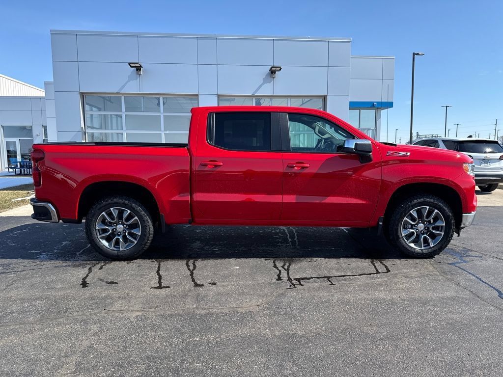 Certified 2026 Chevrolet Silverado 1500 LT AWD/4WD image 8