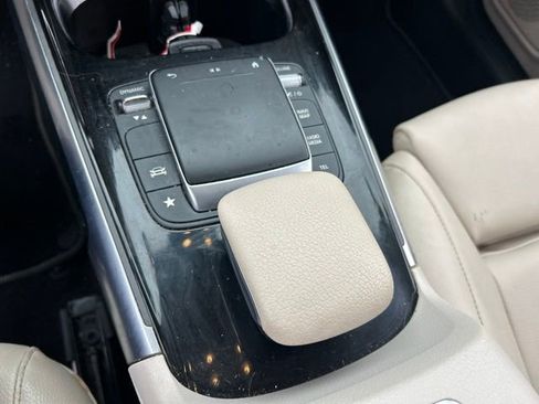Used 2021 Mercedes-Benz GLB 250 image 32