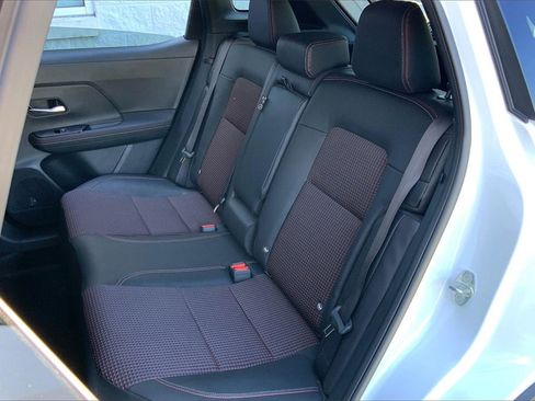 Used 2025 Nissan Kicks SR image 10