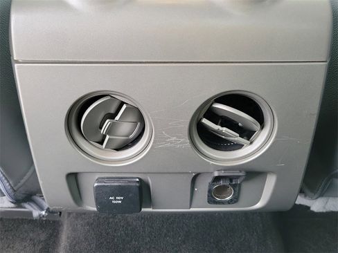 Used 2013 Ford F150 Lariat w/ Luxury Equipment Group image 17