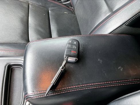 Used 2018 Dodge Durango R/T w/ Technology Group image 11