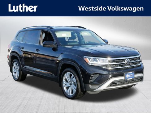 Certified 2023 Volkswagen Atlas SE image 1