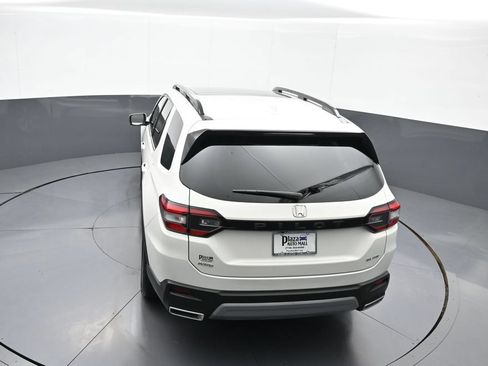 Certified 2025 Honda Pilot Elite image 42