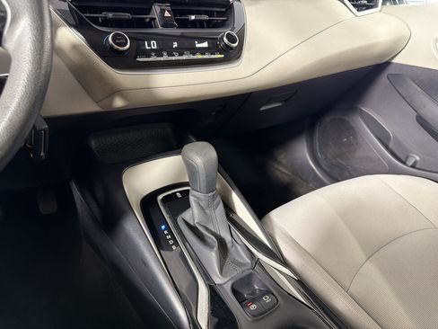 Used 2022 Toyota Corolla LE FWD image 15