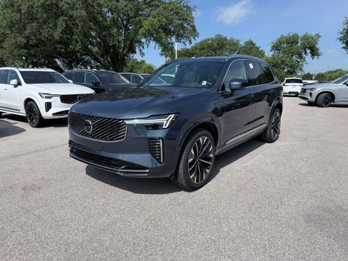 Certified 2026 Volvo XC90 B6 Plus AWD/4WD image 2
