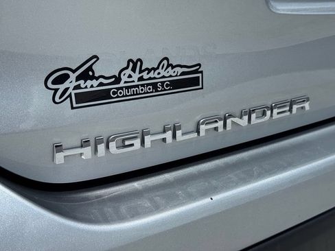 Used 2024 Toyota Highlander XLE FWD image 14