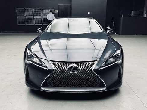 Used 2018 Lexus LC 500 Coupe w/ Performance Package RWD image 11