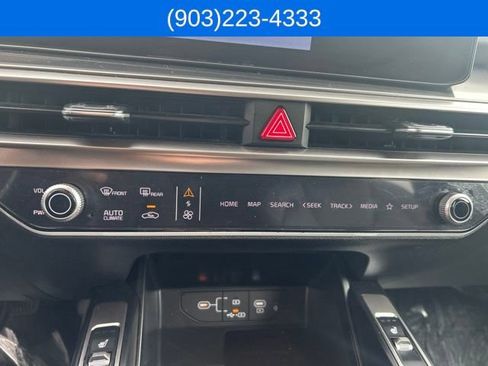Used 2025 Kia Sorento S FWD image 27