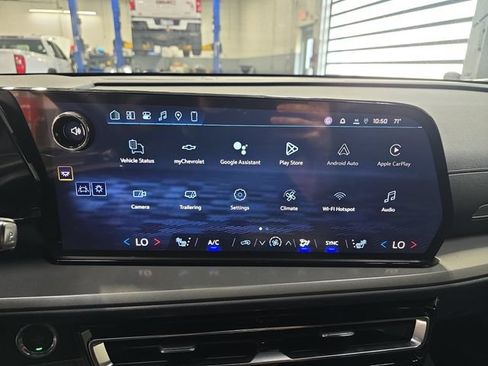 New 2026 Chevrolet Traverse LT w/ Sun and Wheel Package AWD/4WD image 24