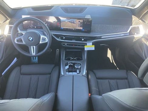 New 2025 BMW X7 M60i w/ Climate Comfort Package image 15