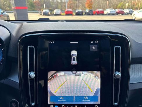 Used 2024 Volvo XC40 B5 Plus w/ Climate Package image 21