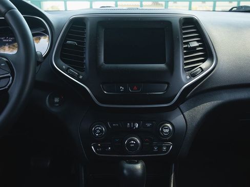 Used 2019 Jeep Cherokee Latitude Plus image 15