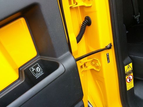 Used 2007 Toyota FJ Cruiser 4WD w/ Upgrade Pkg 2 image 14