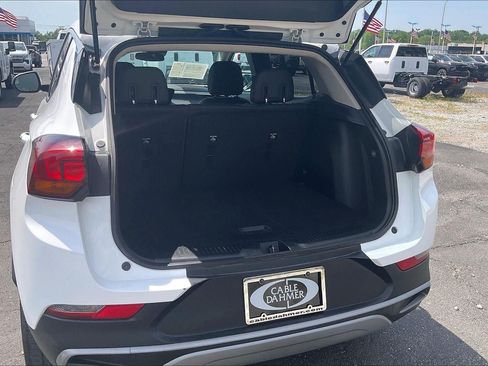 Used 2025 Buick Encore GX Preferred AWD/4WD image 4
