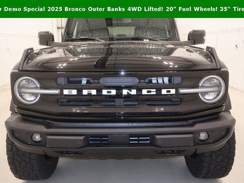 New 2025 Ford Bronco Outer Banks image 4