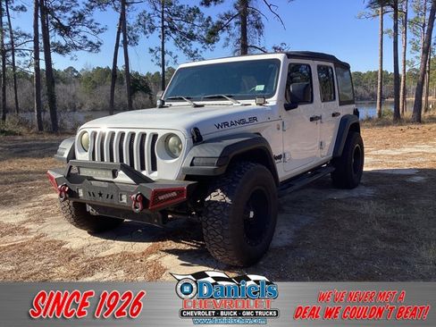 Used 2018 Jeep Wrangler Unlimited Sport S image 1