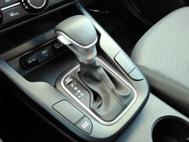 Used 2023 Kia Soul LX w/ LX Technology Package FWD image 34