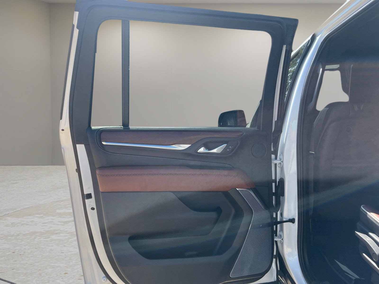 Used 2023 GMC Yukon XL Denali Ultimate w/ LPO, Floor Liner Package AWD/4WD image 26